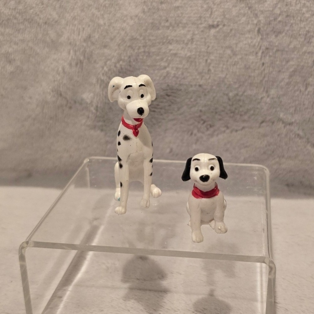 Disney 101 Dalmatians Pongo and Puppy Mini Figures Set of 2- 1" & 2"